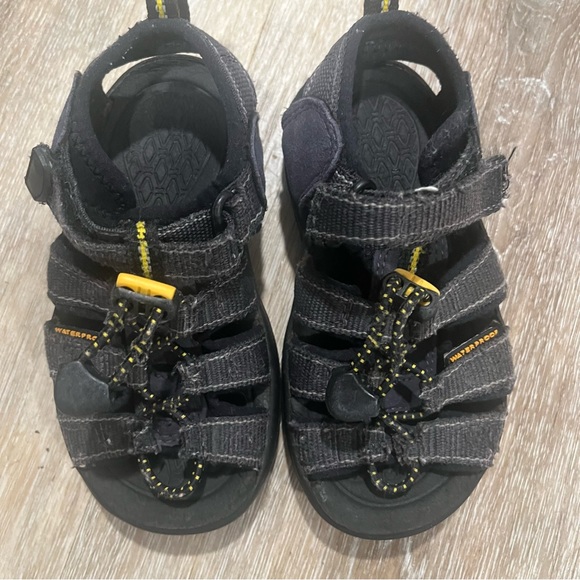 KEEN Zuma Open Toe Sport Sandals - Picture 2 of 13